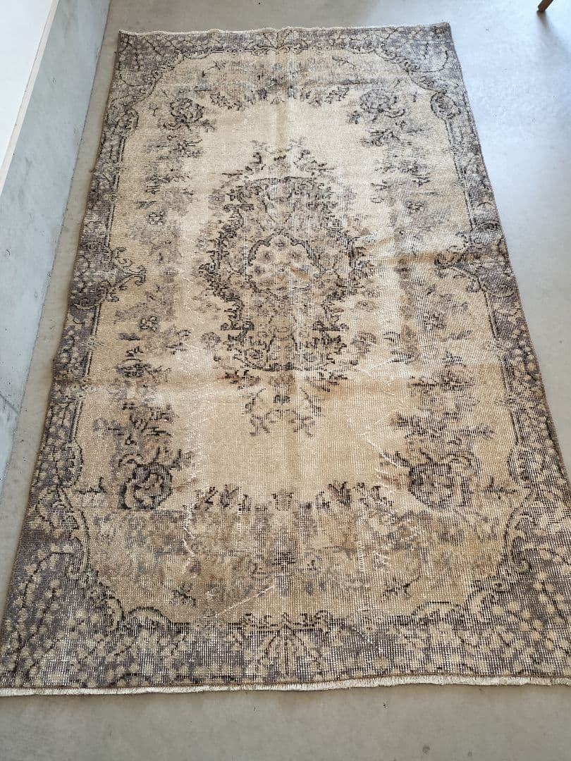 【AYA ☆ セール中】淡いグレーとクリームの淡色ラグ　　No.617