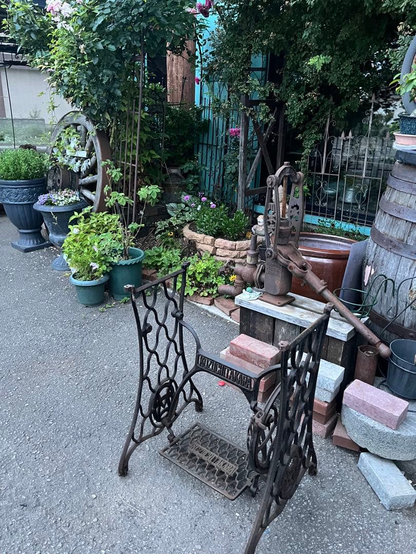 網目ミシン脚、ミシン脚、インテリアテーブル脚、レトロミシン脚、コズチタカラ