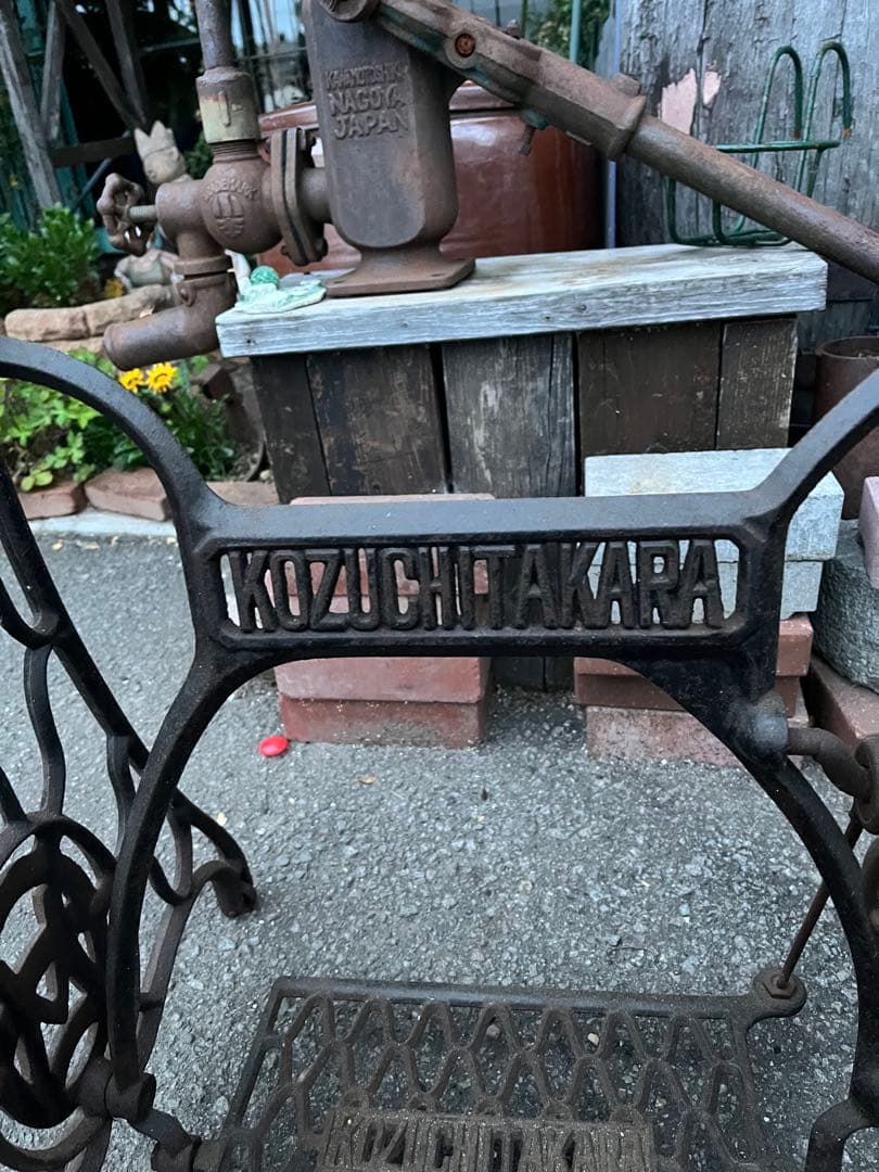 網目ミシン脚、ミシン脚、インテリアテーブル脚、レトロミシン脚、コズチタカラ