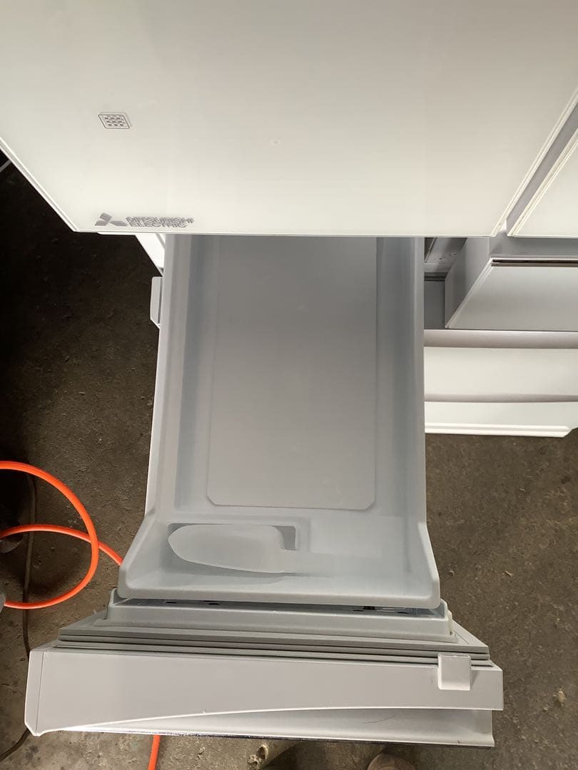 ま 三菱 6ドア冷蔵庫 MR-WX52E-W 517L