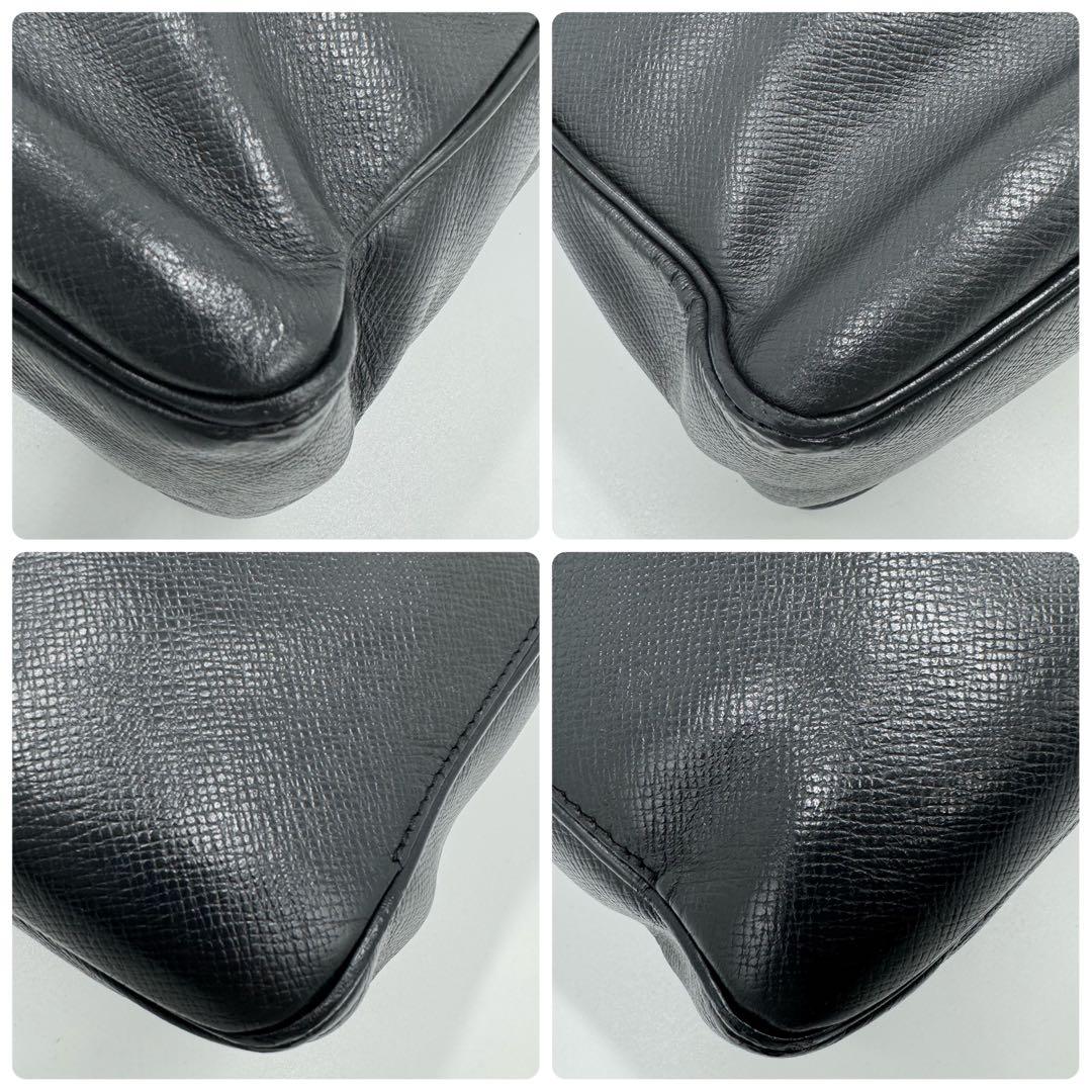 ルイヴィトン タイガ ヤランガ レザー ショルダーバッグ