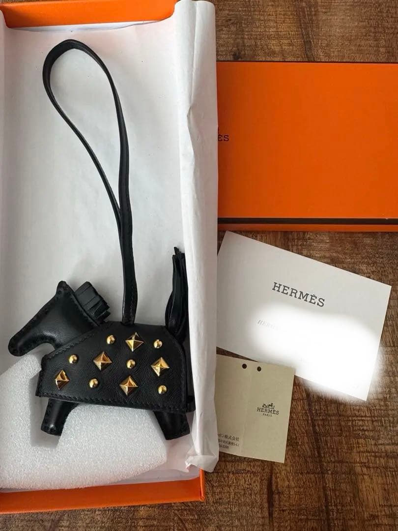 【新品】エルメス ロベオ・ロックPM ゴールドスタッズ チャーム 黒