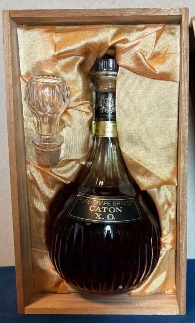 CATON X.O. ブランデー 木箱入り