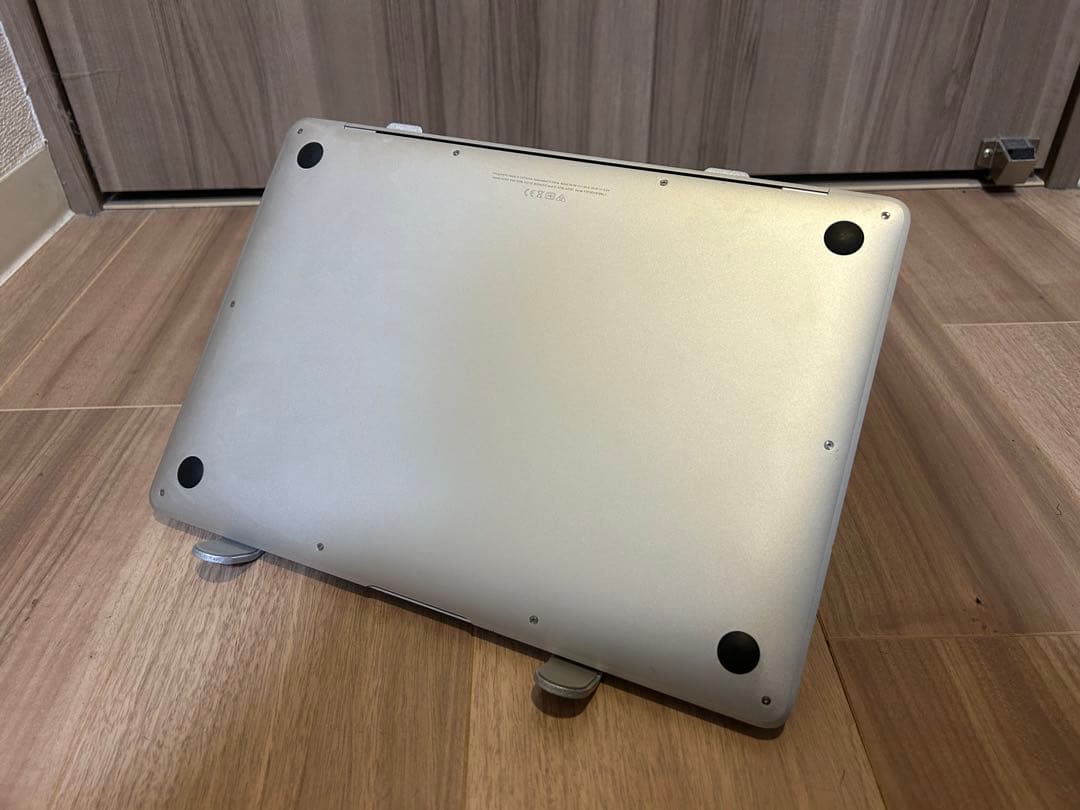 Macbook Air M1チップ　メモリ8GB 容量256GB