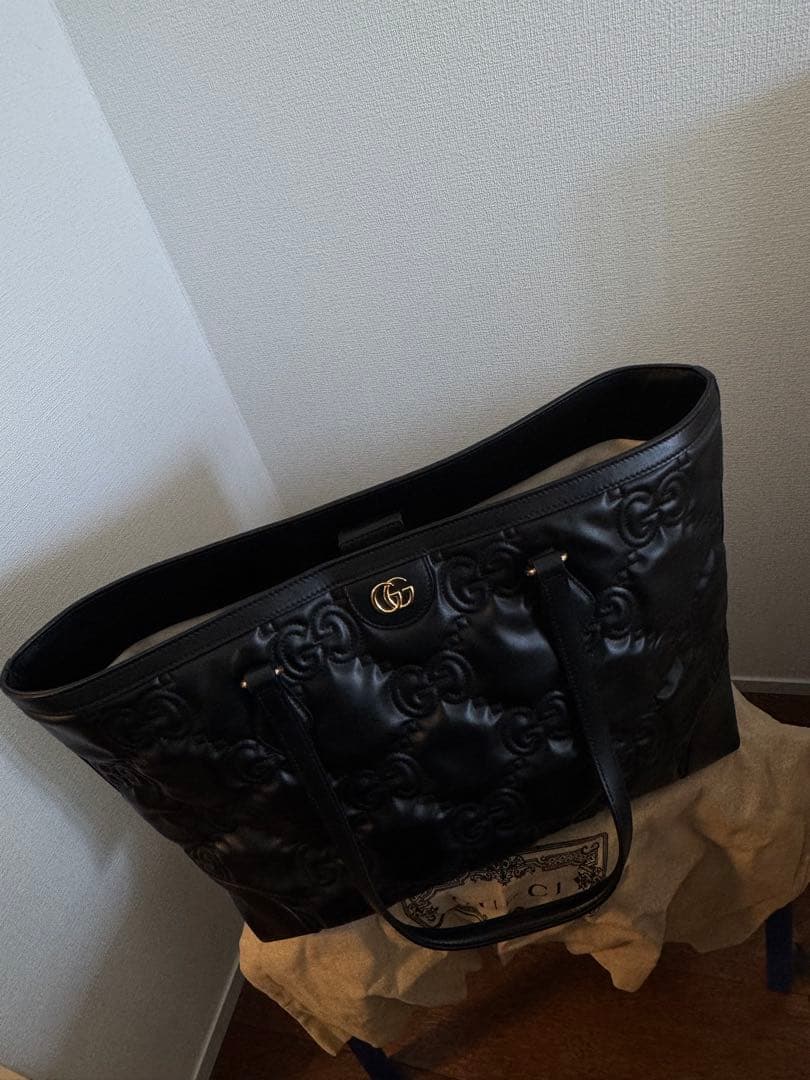 GUCCI グッチ OPHIDIA GGマトラッセ ミディアムトート レザー 黒