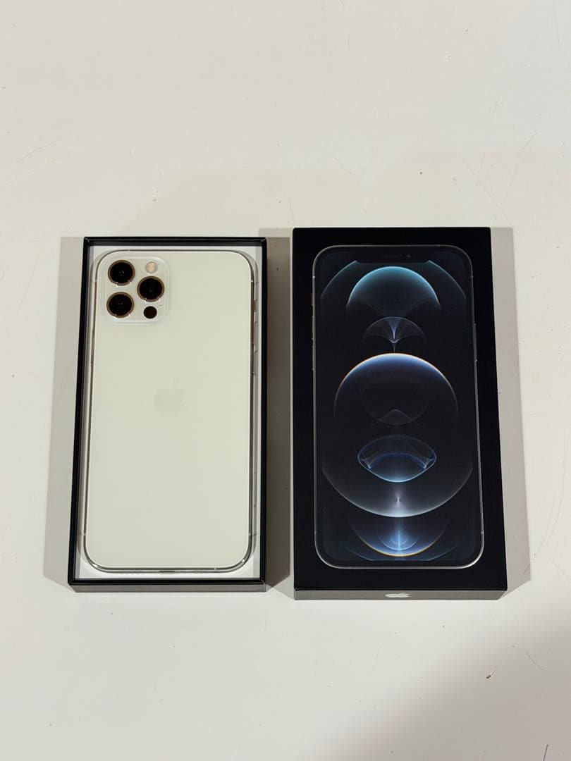 （はっちゃん）iPhone12Pro 128GB 容量100%