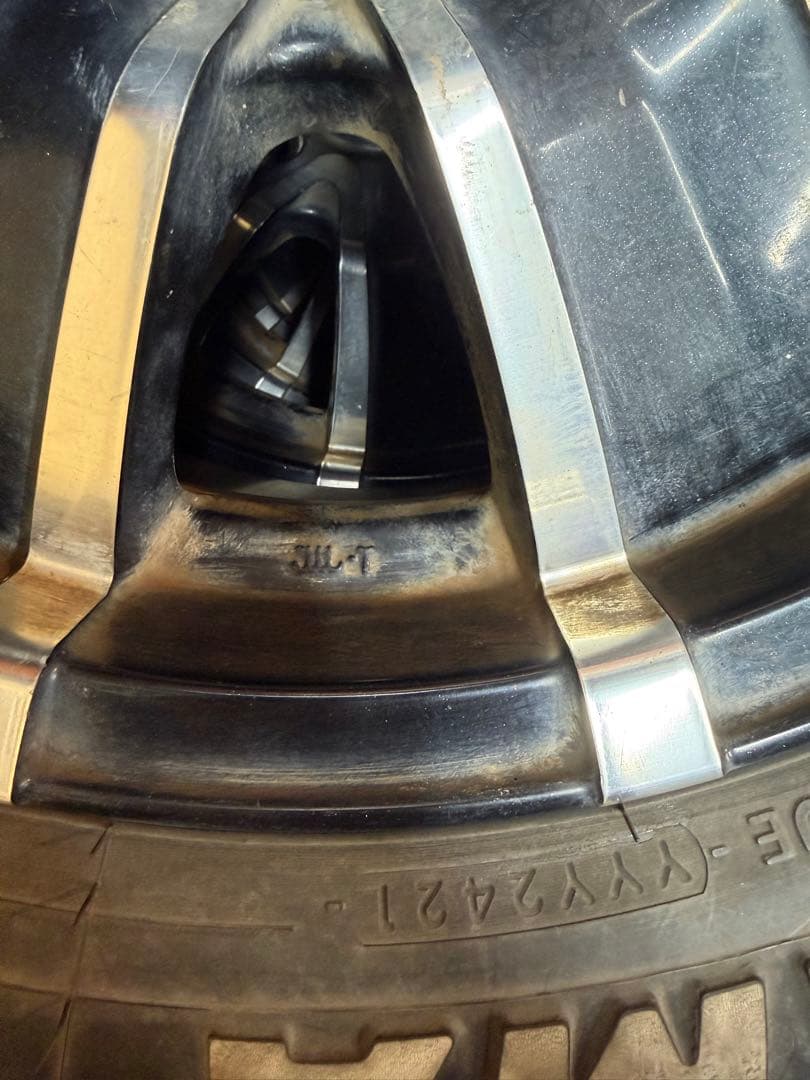 WEDS ADVENTURE ホイール 16インチ ハイエース　タイヤ ウェッズ