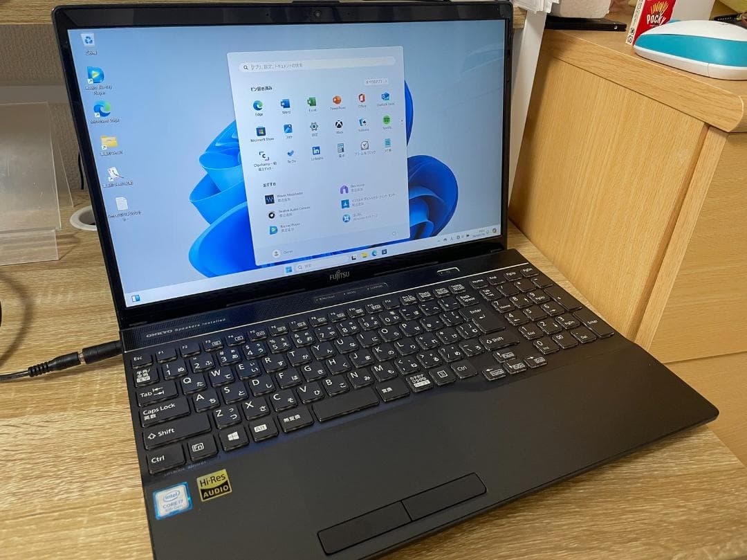 超美品　富士通 第8世代i7 32GB SSD+HDD Office付きBb