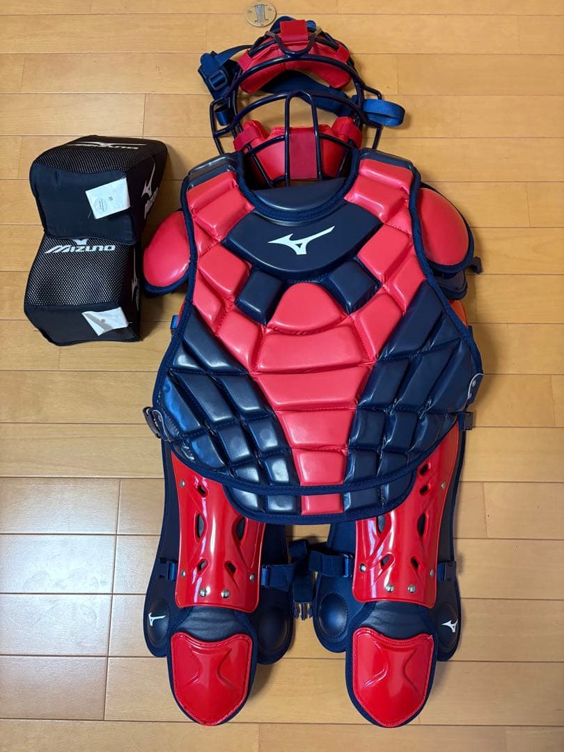 Mizuno Pro キャッチャー防具セット 赤/黒　硬式、革・ゴムソフト用