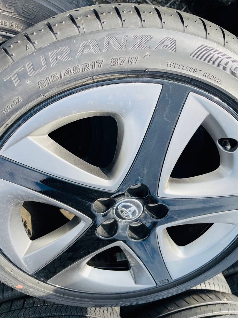 トヨタ プリウス 215/45R17ホイールセット
