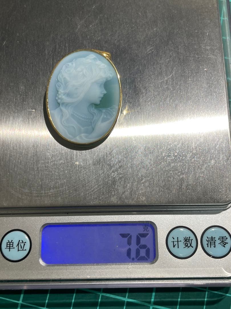 最低値段18k，カメオペンダントトップとブローチ、両用7.6g