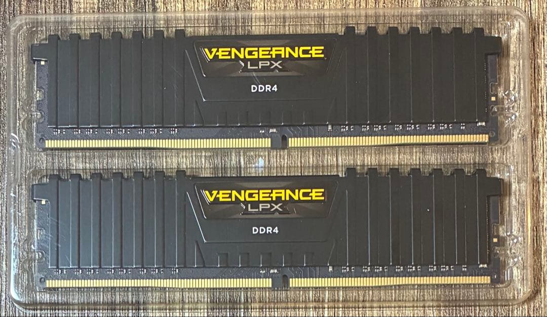 【中古】DDR4-3000 16GB(8GB×2枚) CORSAIR