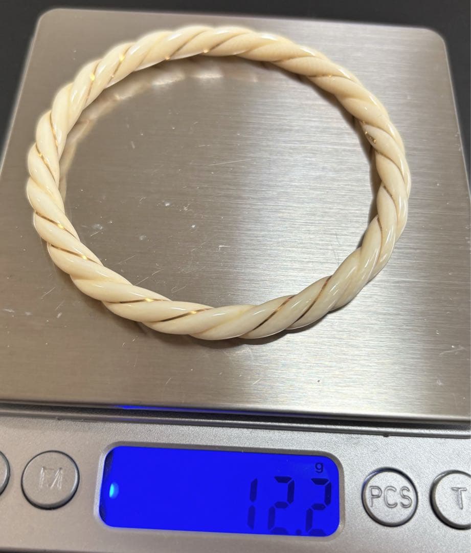 K14ツイストデザイン バングル