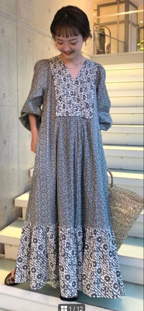 サラマリカ　Vネックロングワンピース