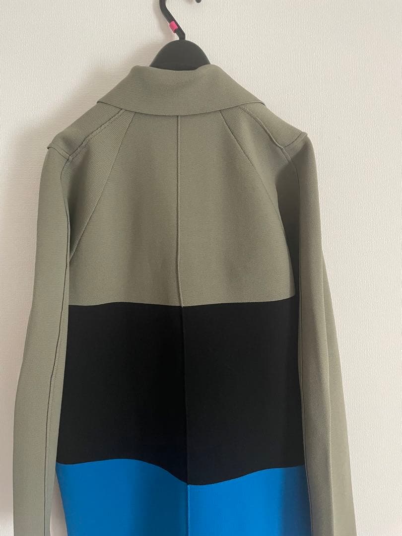 スクエアショルダーニットジャケット