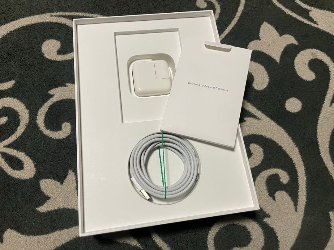 iPad 第6世代　32GB WiFiモデル