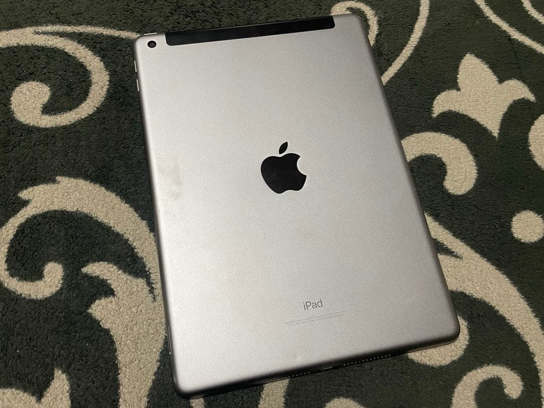 iPad 第6世代　32GB WiFiモデル