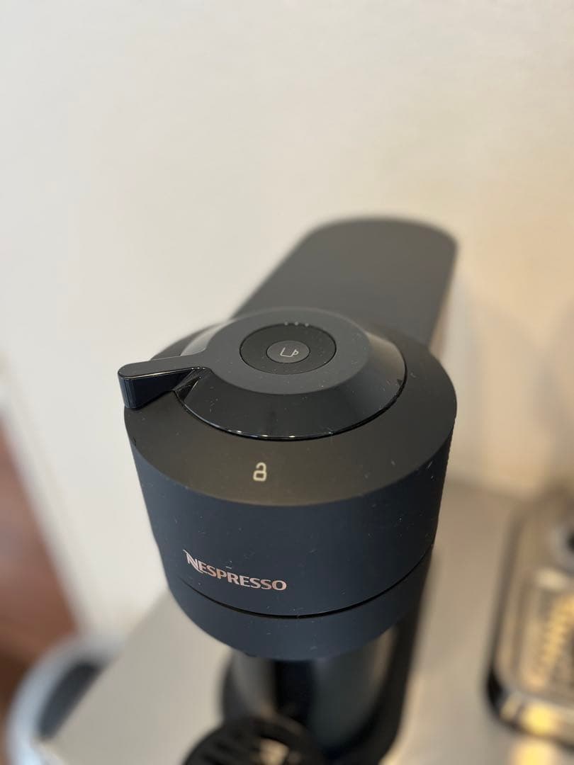 【美品】Nespresso エスプレッソマシン　ヴァーチュオ ネクスト 黒