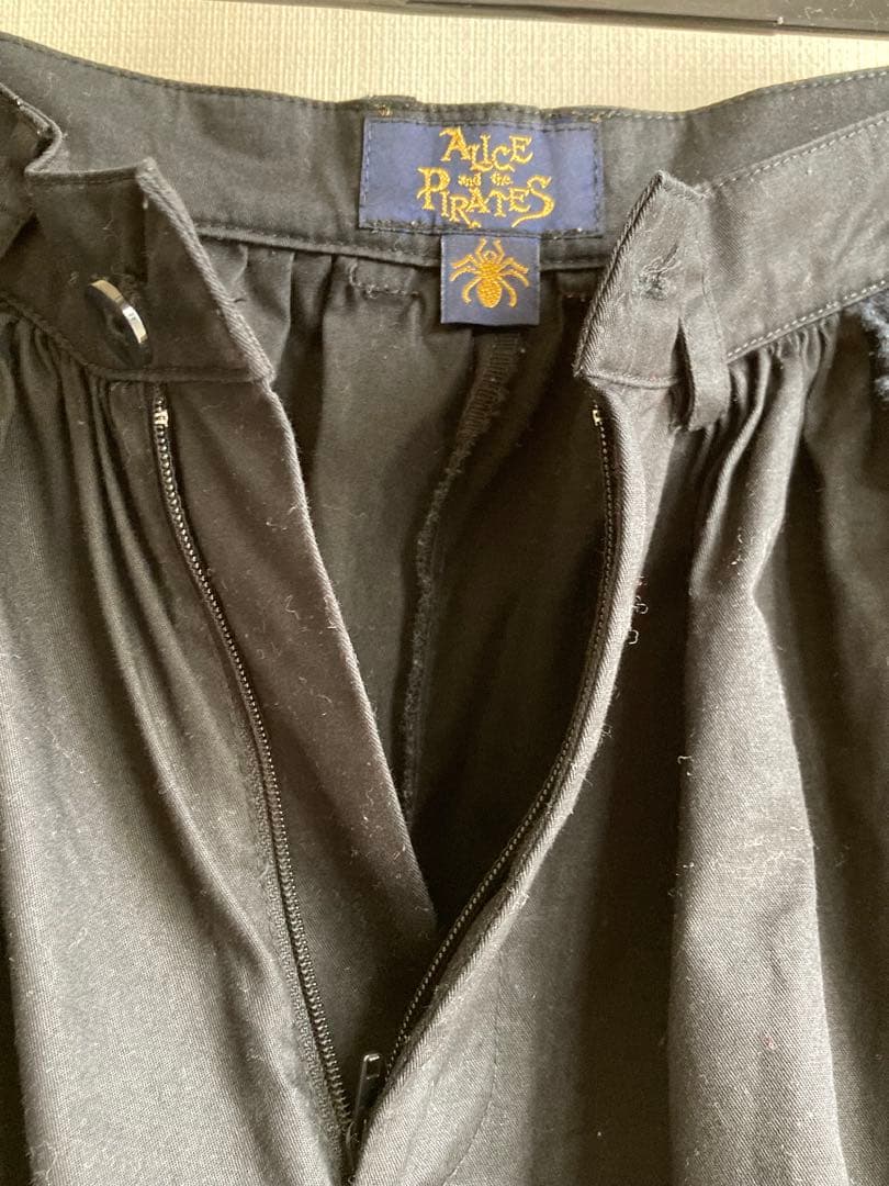 アリスアンドザパイレーツ　バルーンショートパンツ