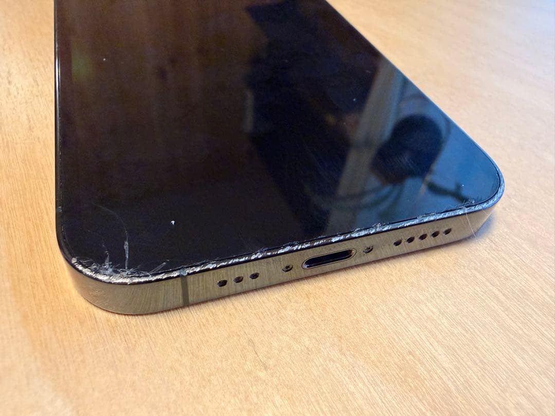 boxster　iPhone13PRO 256GB バッテリー81%