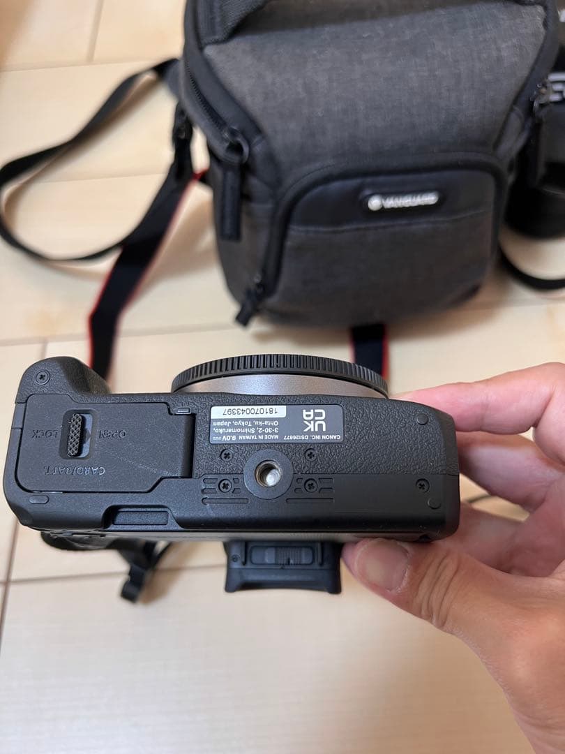 【高坂鷄男】Canon EOS R50本体 カメラケース付き