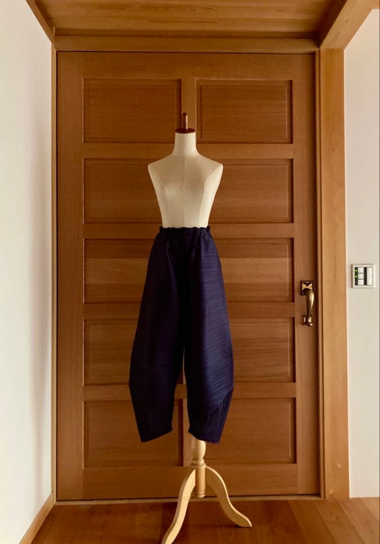 PLEATS PLEASE シッカーバウンスパンツ　ネイビー美品　クリーニング済