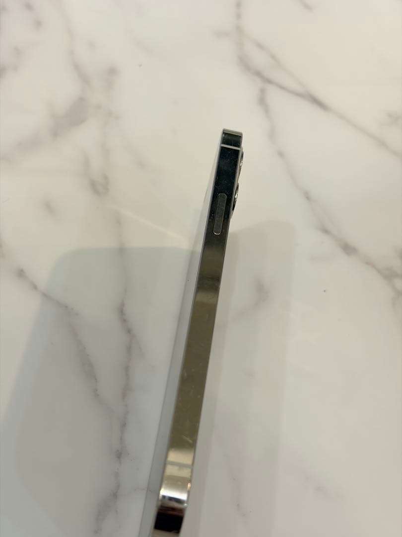 Apple iPhone 12 Pro ホワイト 本体　SIMフリー