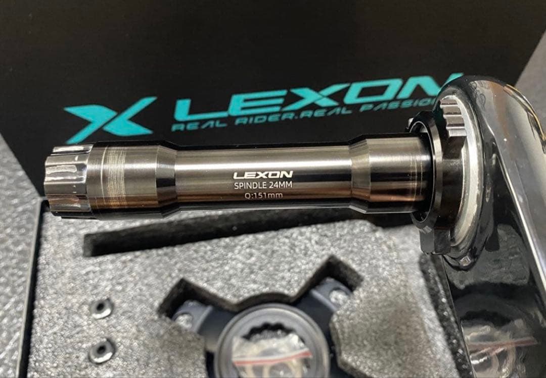 【美品】LEXON R2 カーボンクランク 167.5mm 24mm軸