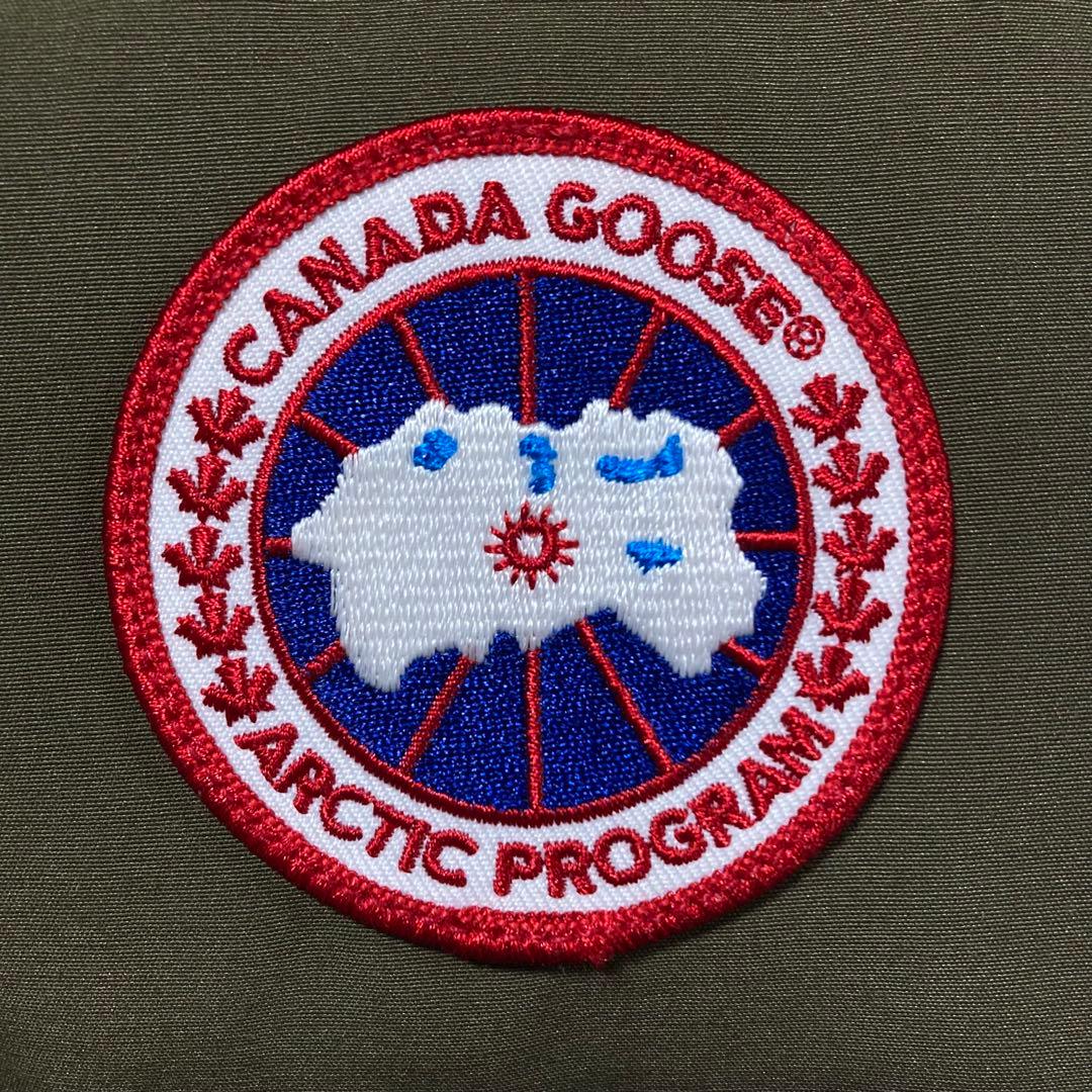 カナダグース　  XS 4125M R ダウンベスト