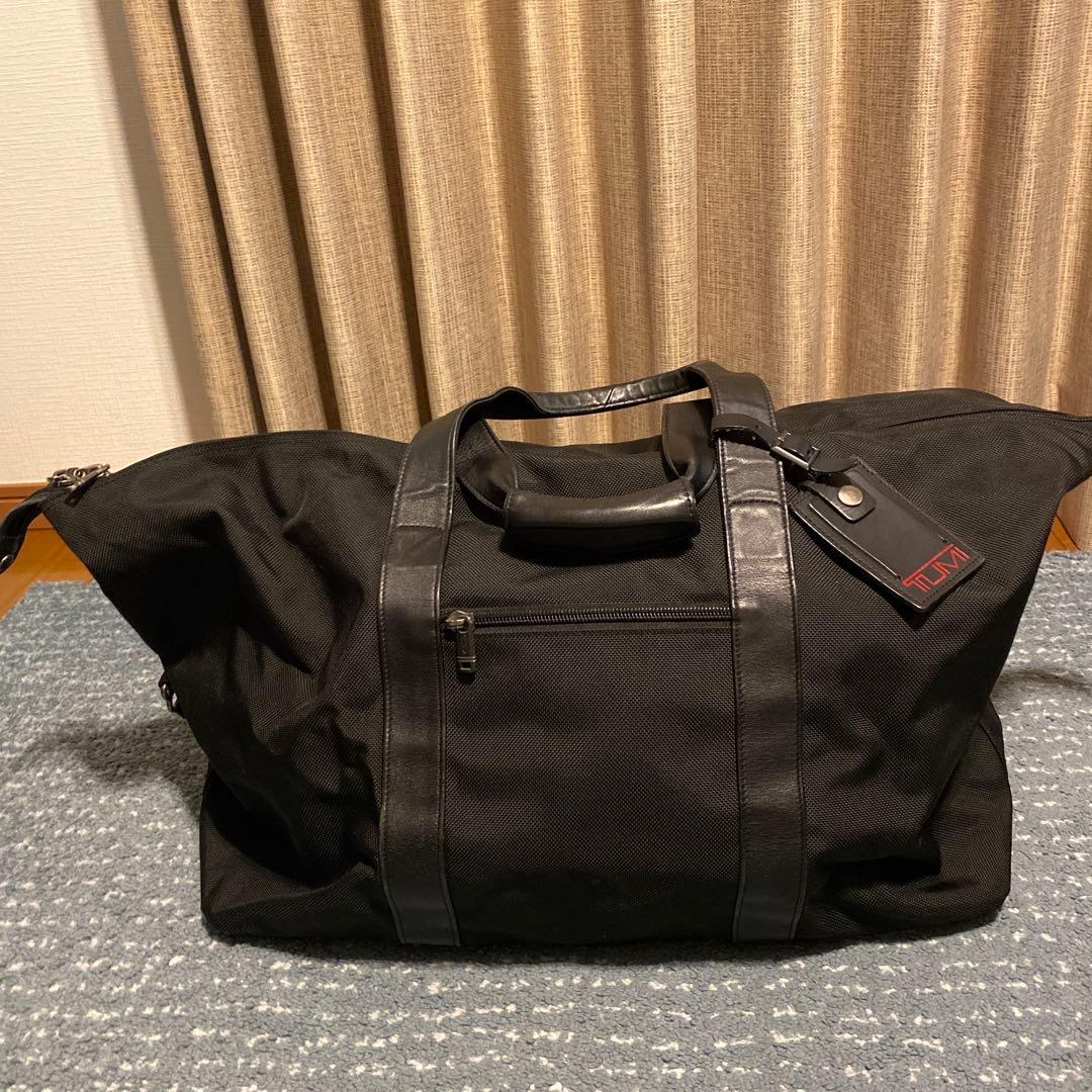 TUMI ブラック ボストンバッグ