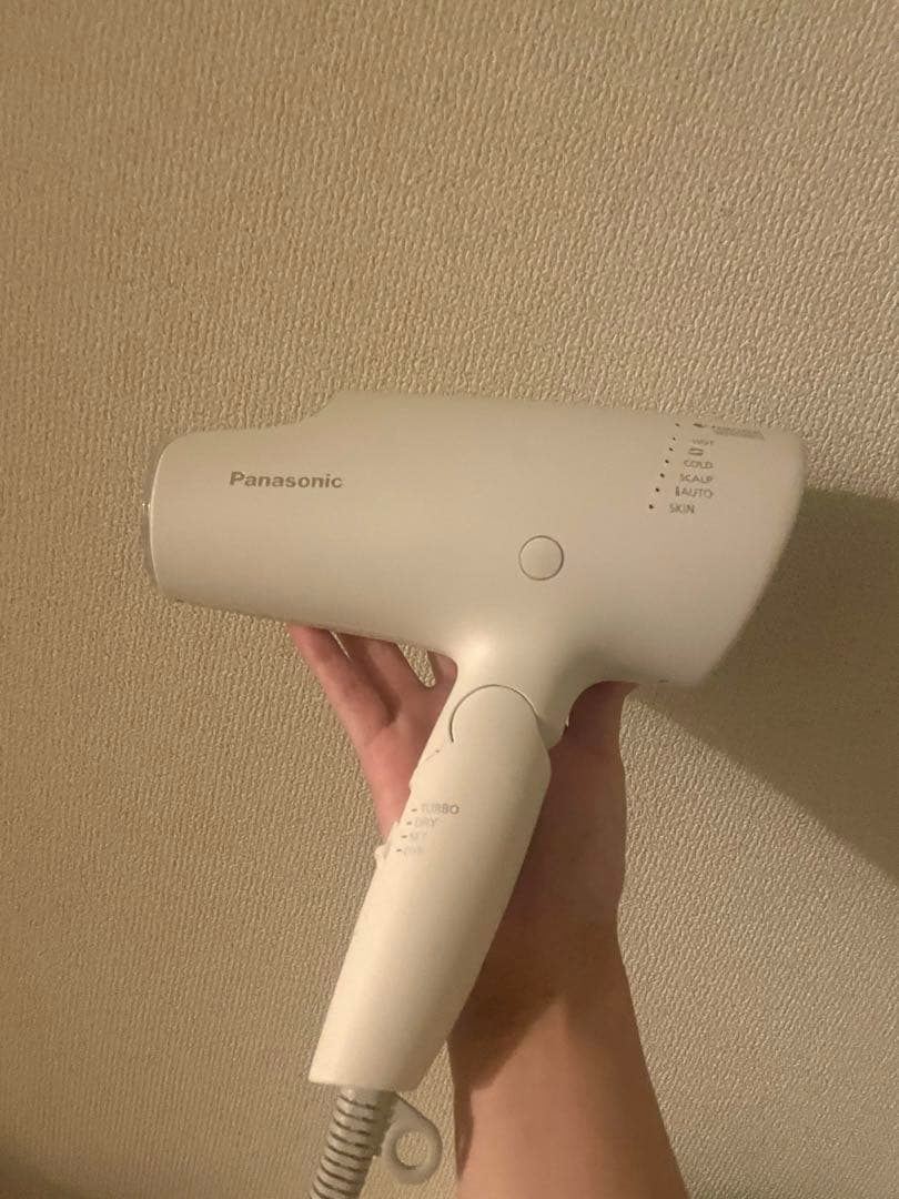 ヘアドライヤー ホワイト