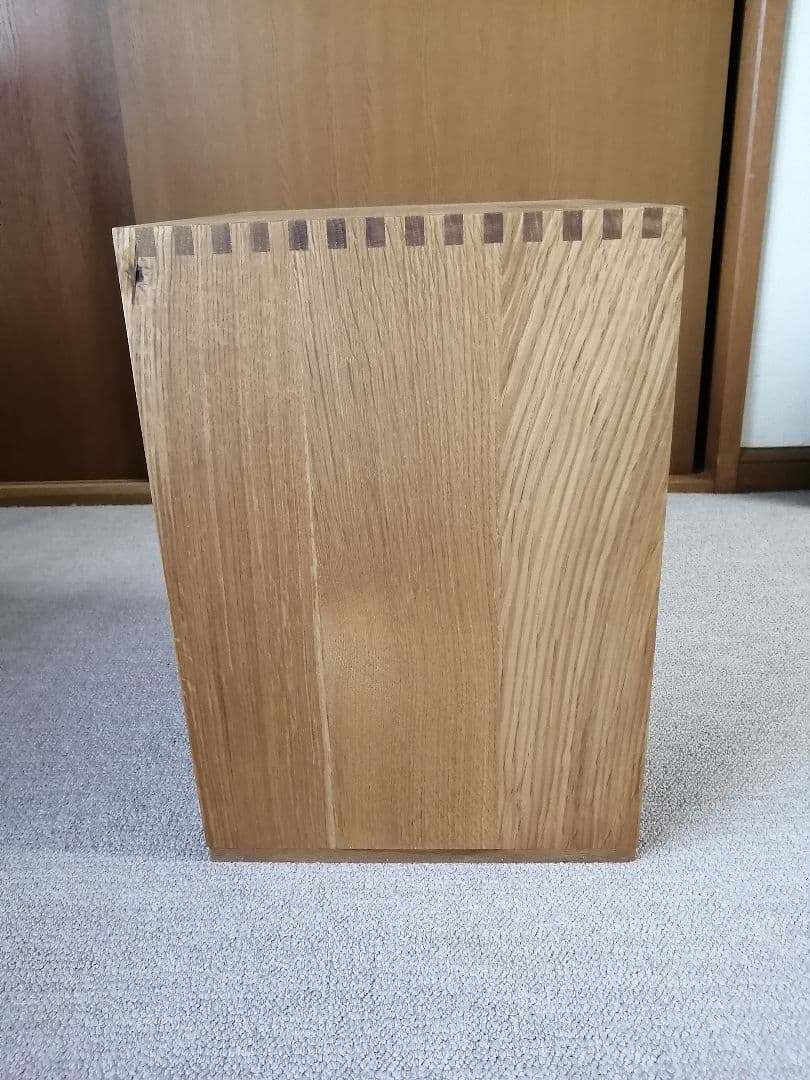 サイド・テーブル、スツール