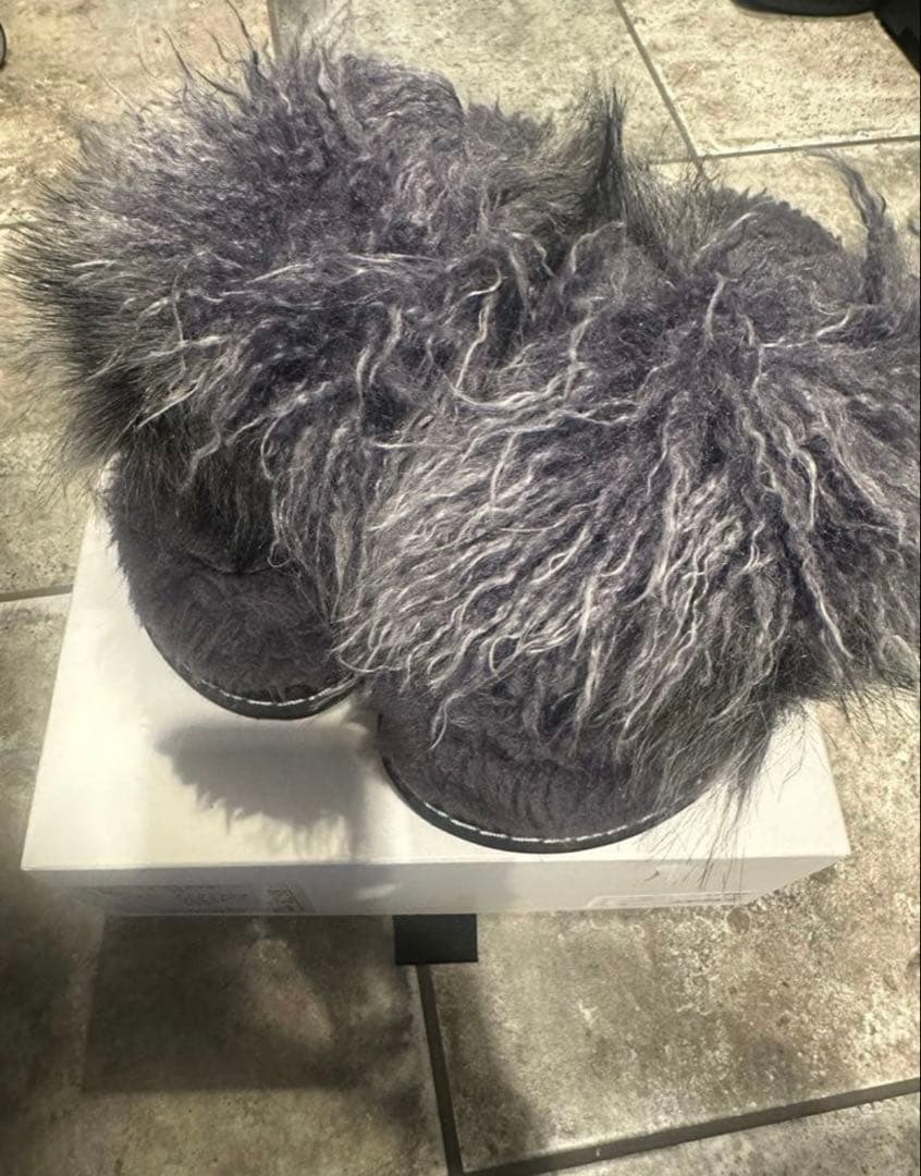 美品　sacaiファーサンダル