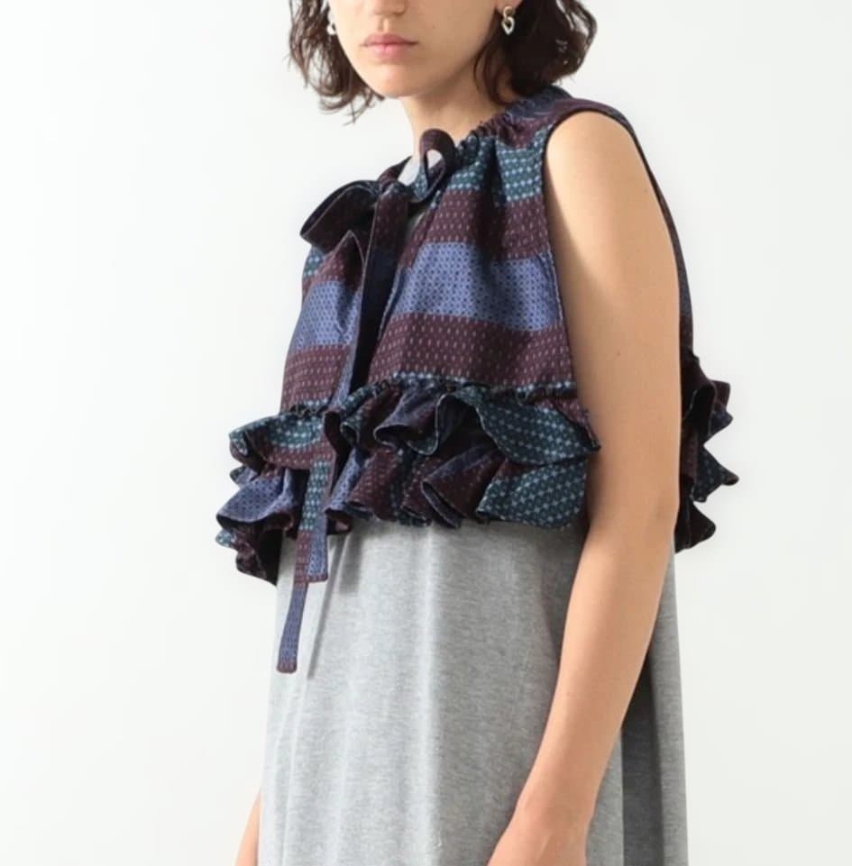 maturely マチュアリー ジャカード フリルトップス ベスト ジレ 紫