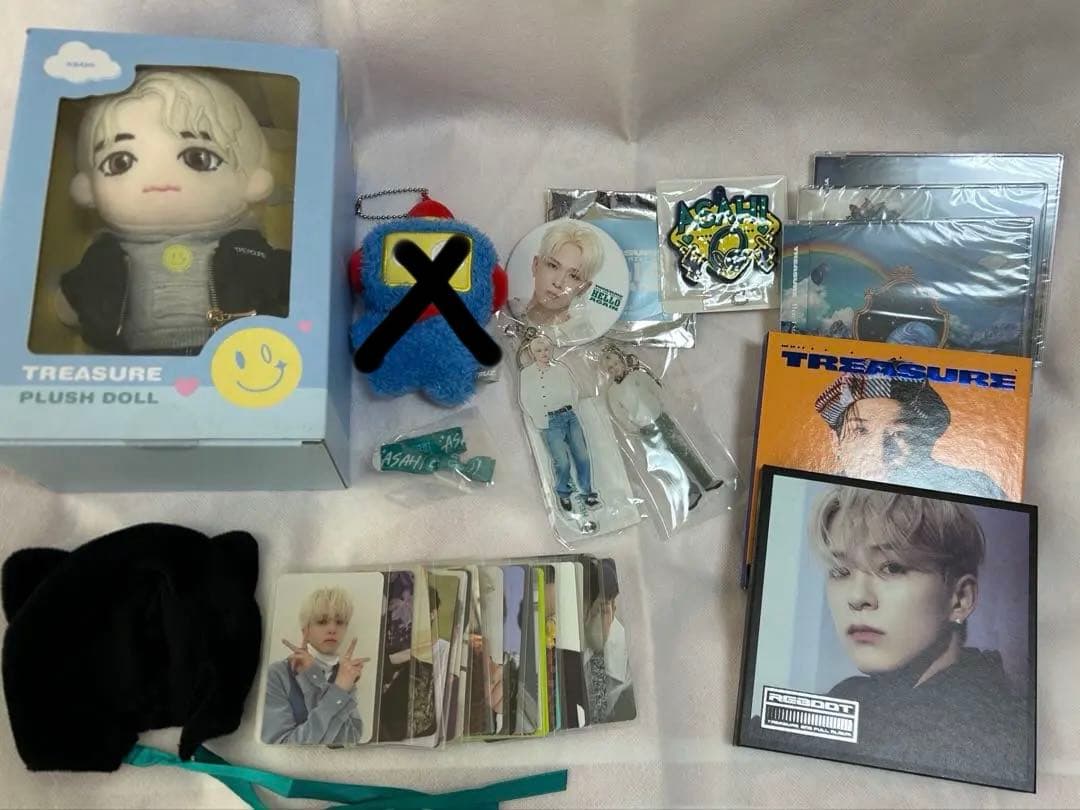 treasure アサヒ　トレカ　ドール　アクスタ　缶バッチ　アルバム