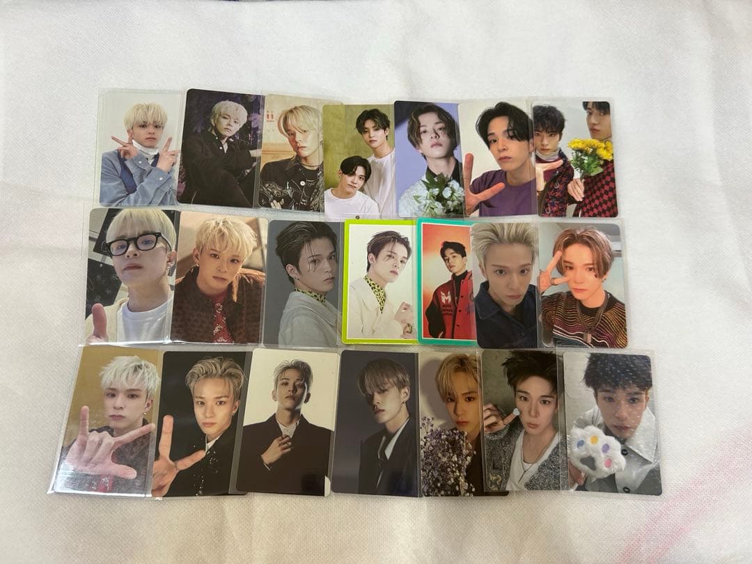 treasure アサヒ　トレカ　ドール　アクスタ　缶バッチ　アルバム