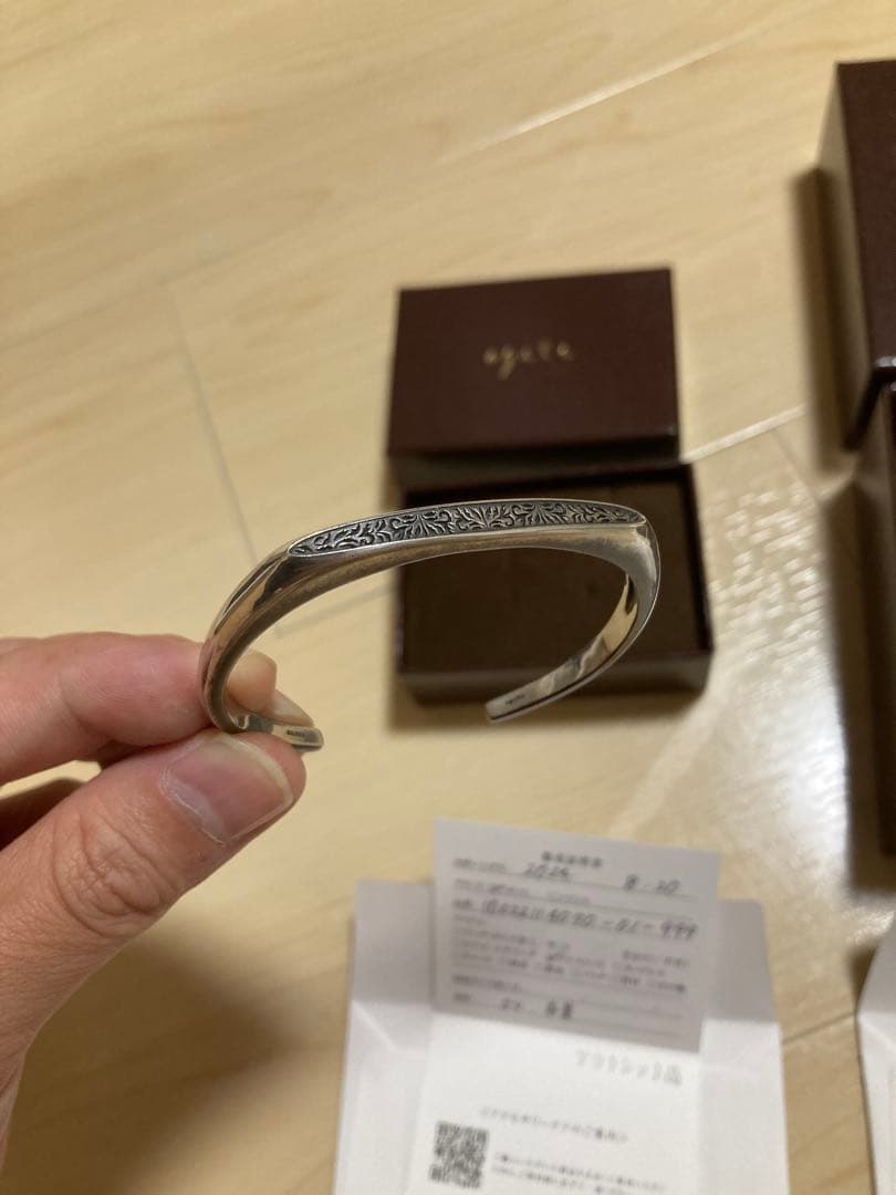 agete シルバーバングル　彫刻模様