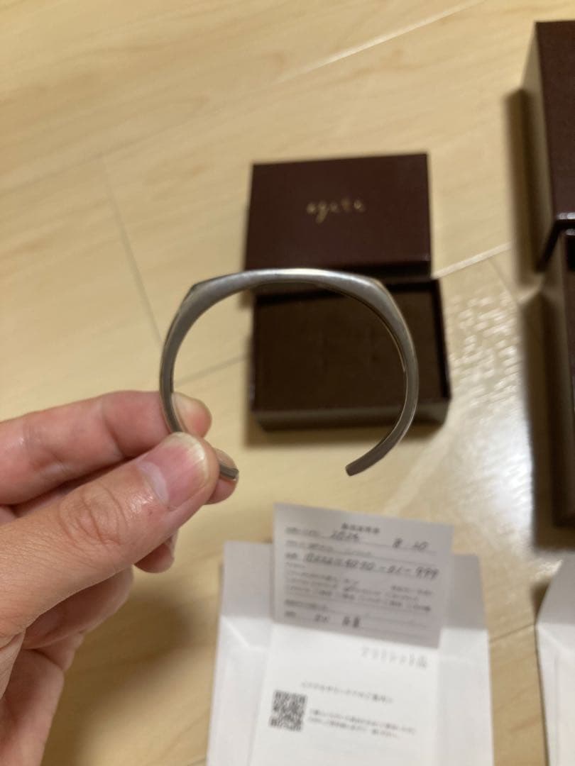 agete シルバーバングル　彫刻模様