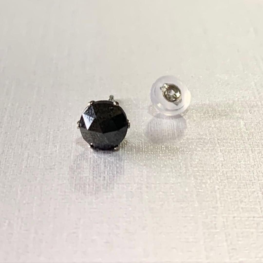 片耳　PTブラックダイヤモンドピアス1.0ct