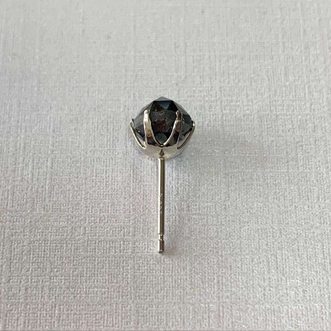 片耳　PTブラックダイヤモンドピアス1.0ct