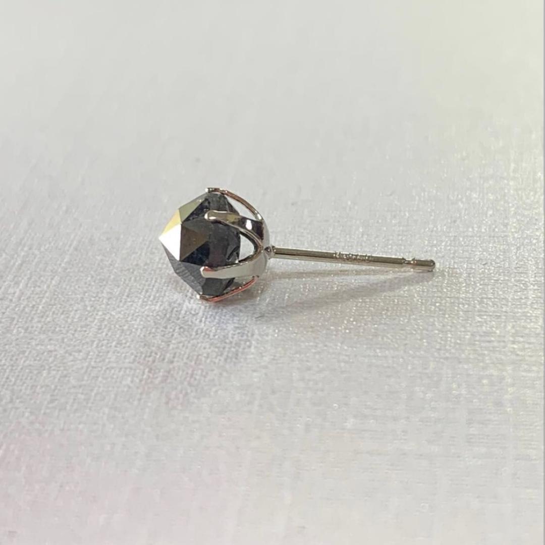 片耳　PTブラックダイヤモンドピアス1.0ct