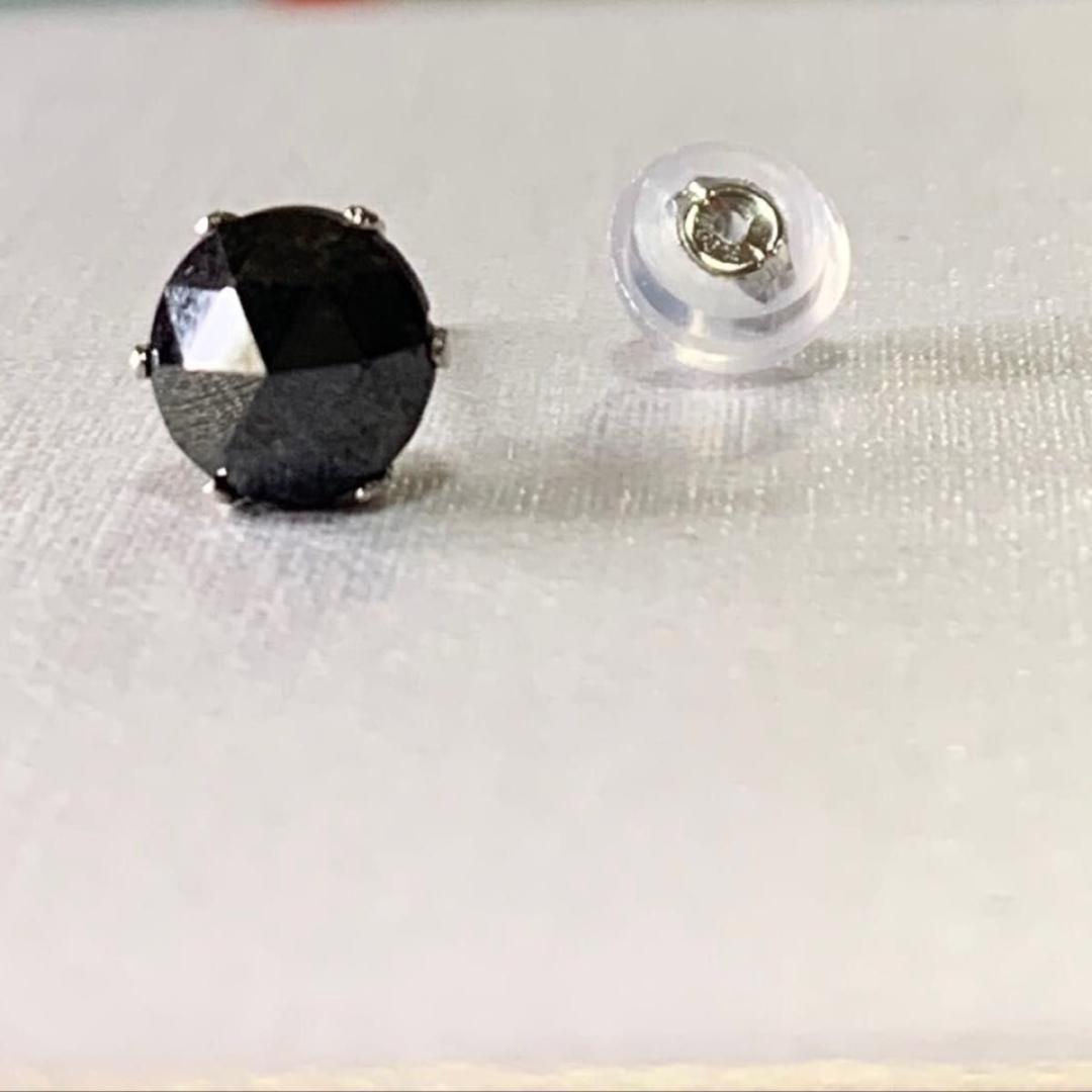 片耳　PTブラックダイヤモンドピアス1.0ct
