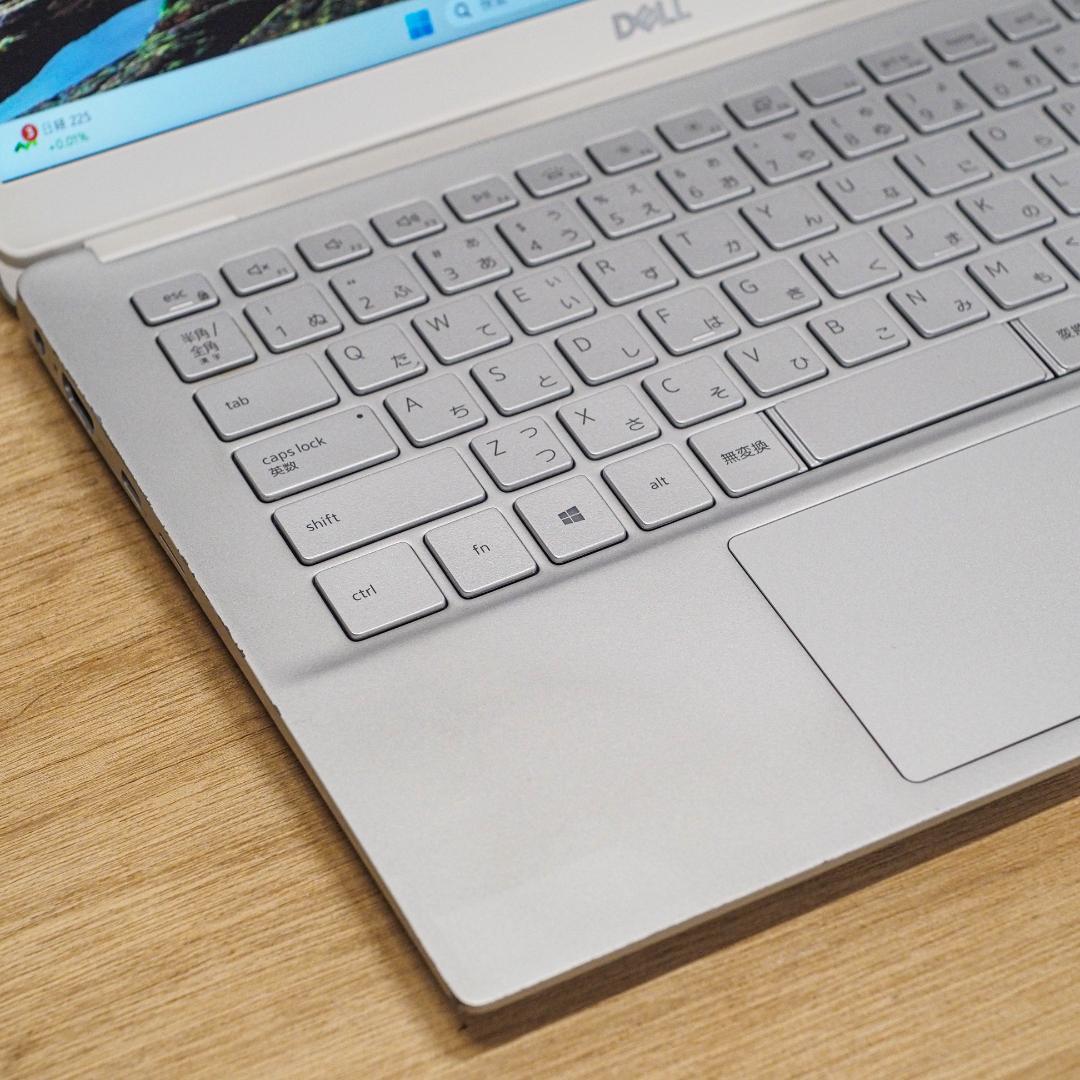 Dell Inspiron 13 7391、8GB メモリ、256GB SSD