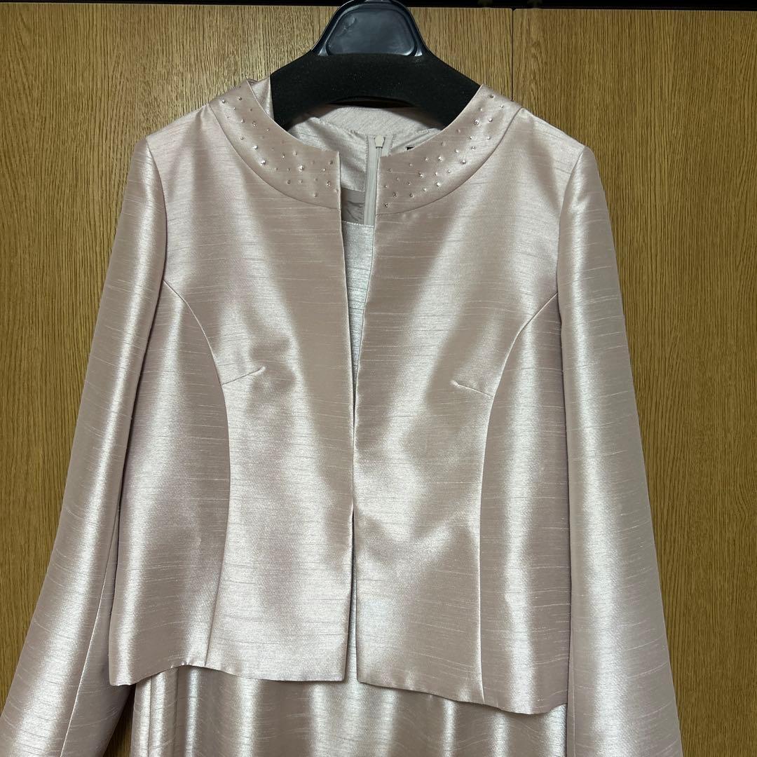 極美品　GENIE SOIR高級シャンタン生地ワンピース アンサブル15号