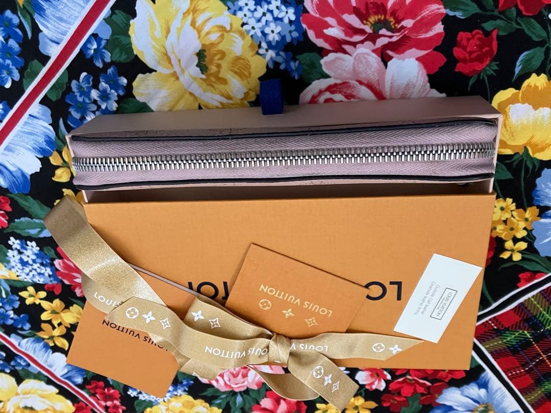 値下げ！！美品！ルイヴィトンマヒナ長財布ピンク系　付属品付き