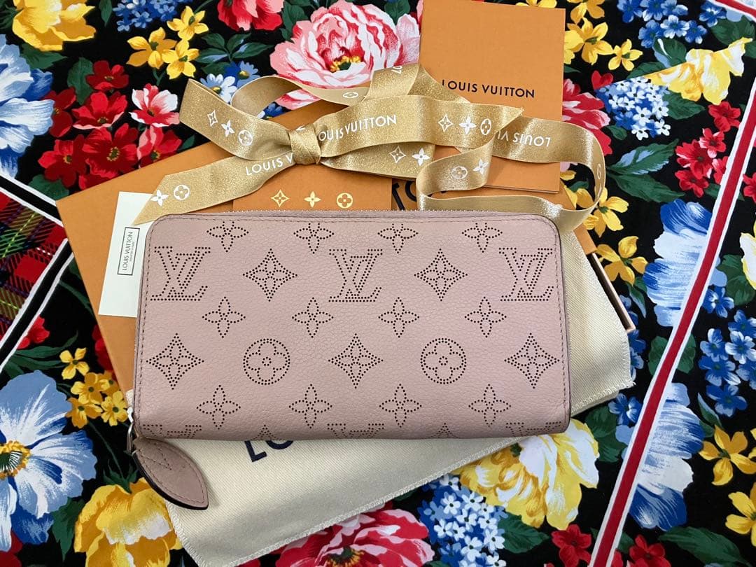 値下げ！！美品！ルイヴィトンマヒナ長財布ピンク系　付属品付き
