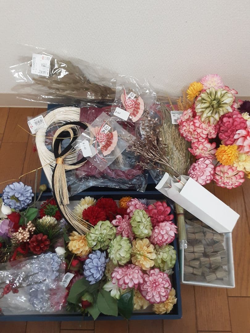 Clay.,東京堂フラワーアレンジ用花器+お正月飾り材料