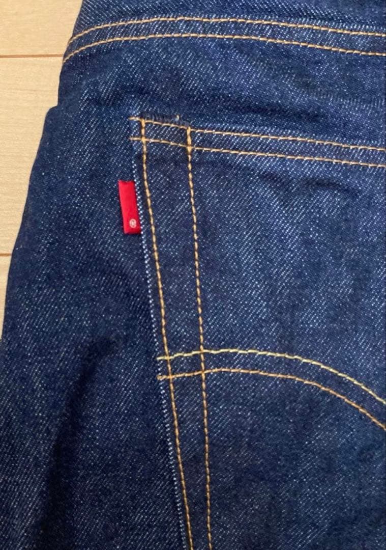 Levi's ダークブルーストレートデニム