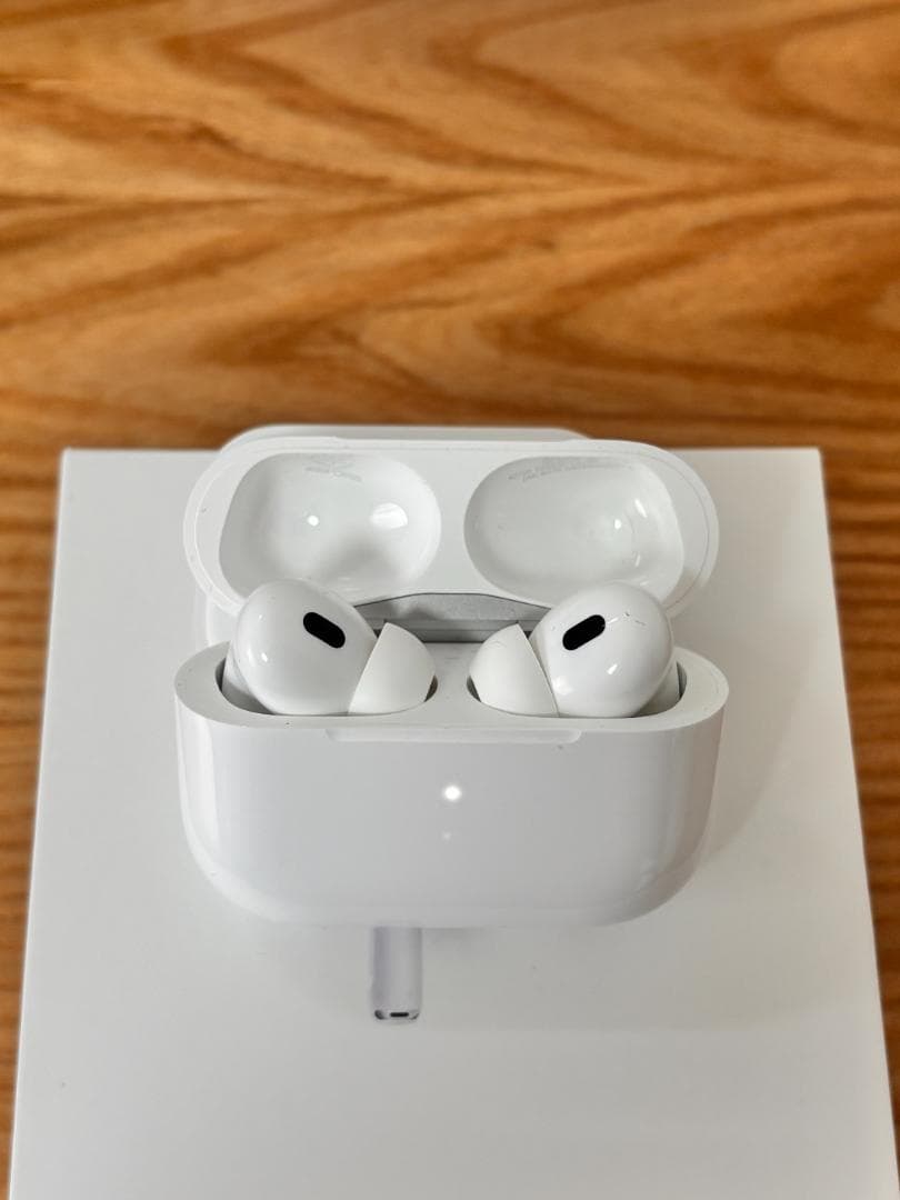 AirPods Pro 第2世代 MQD83J/A Lightning