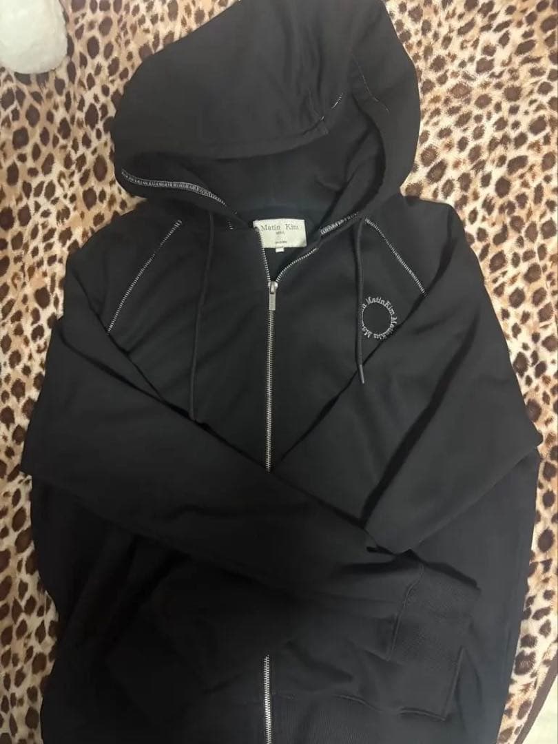 Matin Kim パーカー　ブラック　レディース